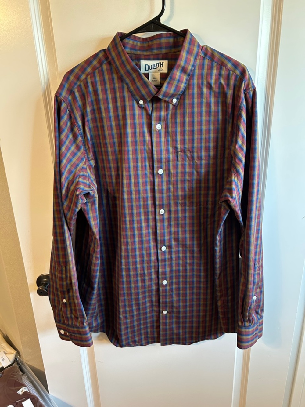 Duluth Trading Co Men's Red and Blue Plaid Button-Down Shirt. #40